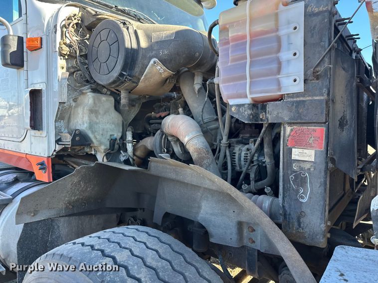 image for item DW4355 2006 International 5500i ready mix truck