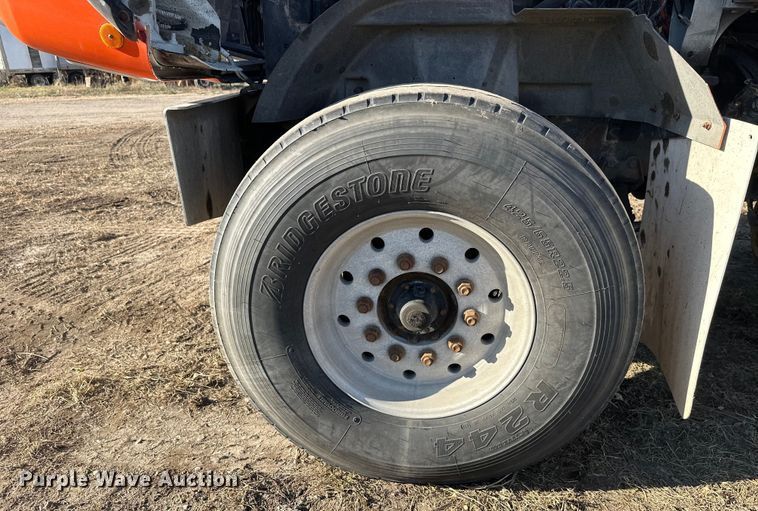 image for item DW4355 2006 International 5500i ready mix truck