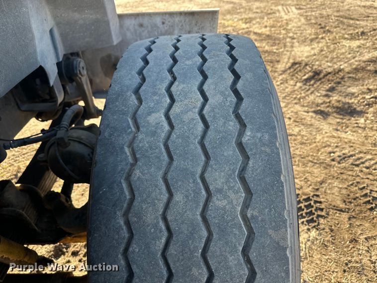 image for item DW4355 2006 International 5500i ready mix truck