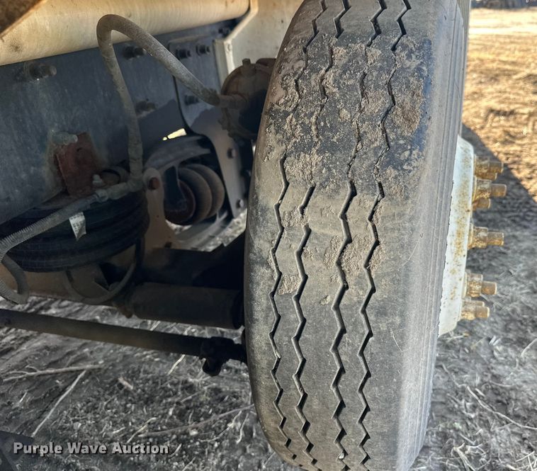 image for item DW4355 2006 International 5500i ready mix truck