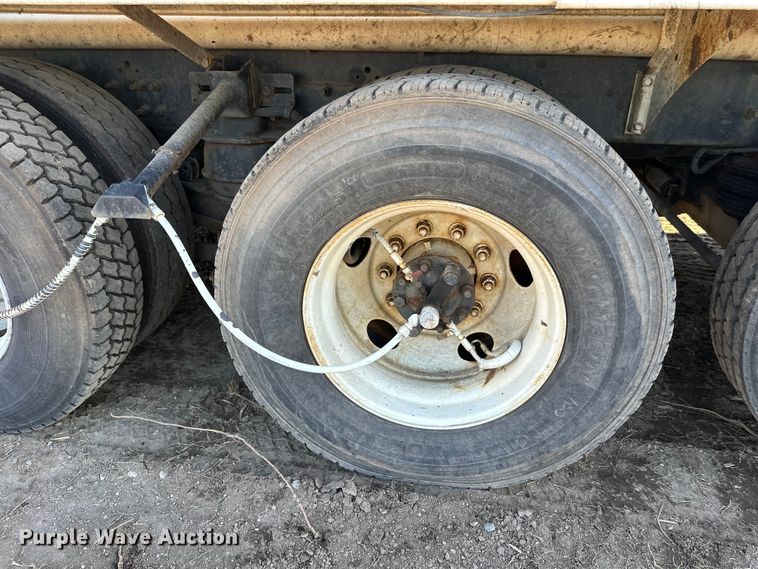 image for item DW4355 2006 International 5500i ready mix truck