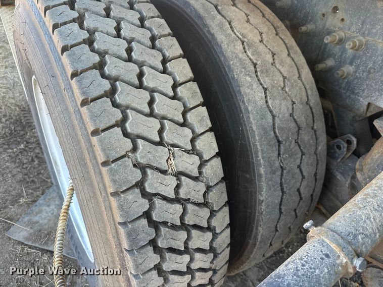 image for item DW4355 2006 International 5500i ready mix truck