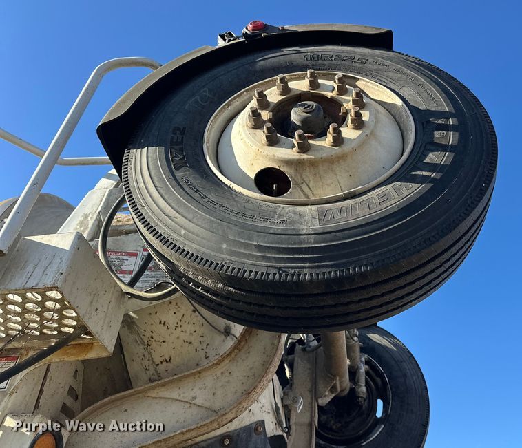 image for item DW4355 2006 International 5500i ready mix truck