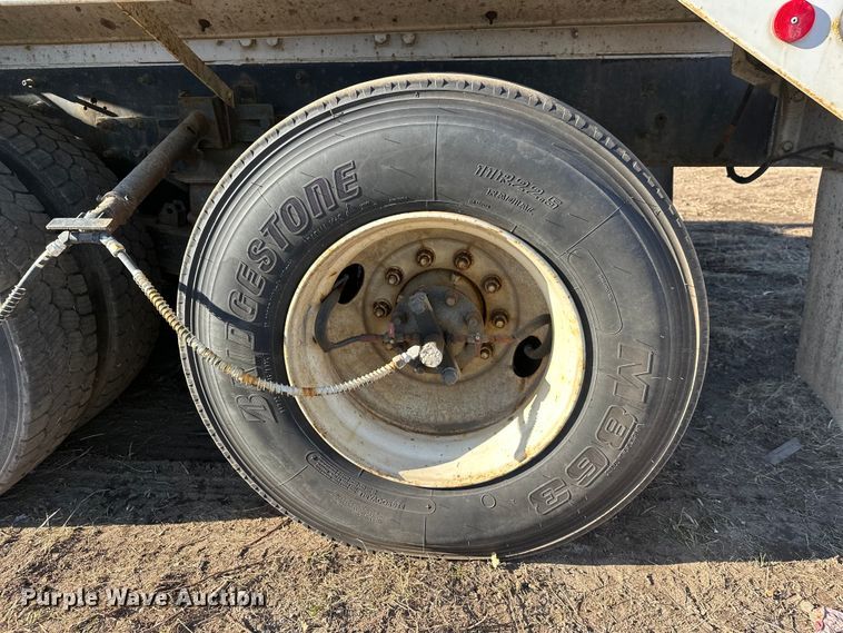 image for item DW4355 2006 International 5500i ready mix truck