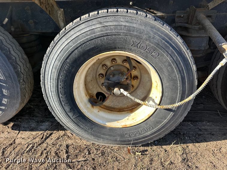 image for item DW4355 2006 International 5500i ready mix truck