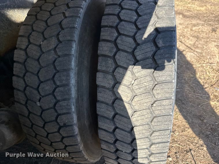 image for item DW4355 2006 International 5500i ready mix truck