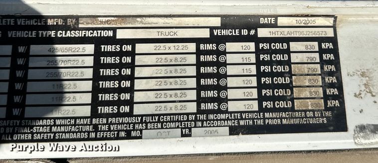 image for item DW4355 2006 International 5500i ready mix truck