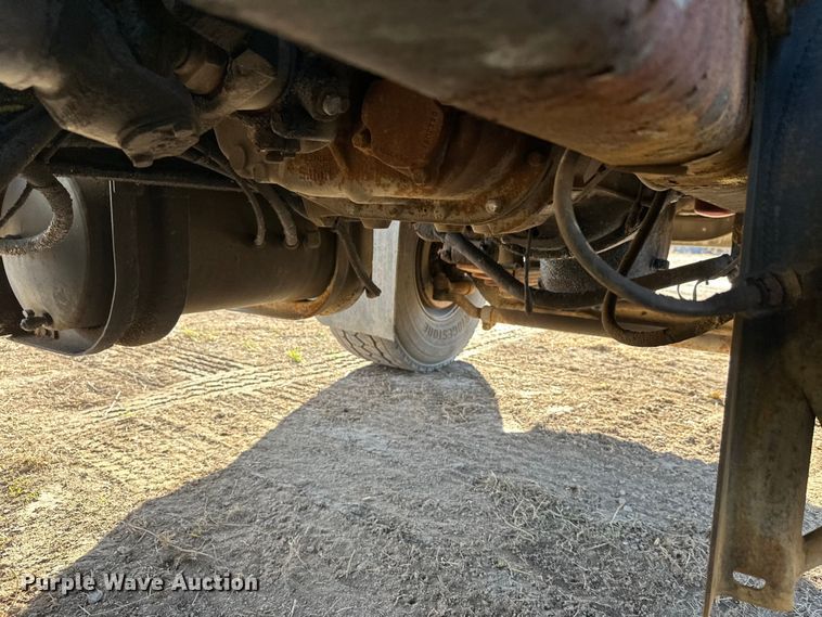 image for item DW4356 2005 International 5500i ready mix truck