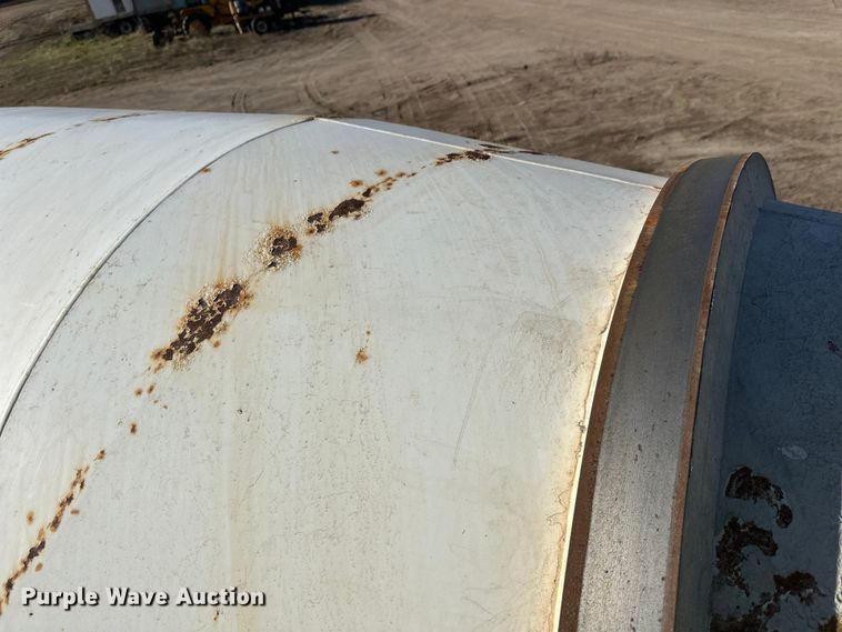 image for item DW4356 2005 International 5500i ready mix truck