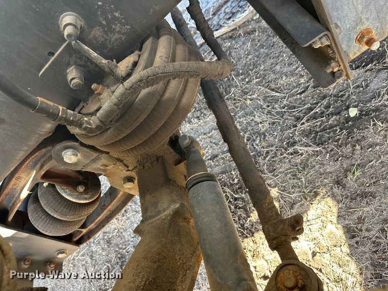 image for item DW4356 2005 International 5500i ready mix truck