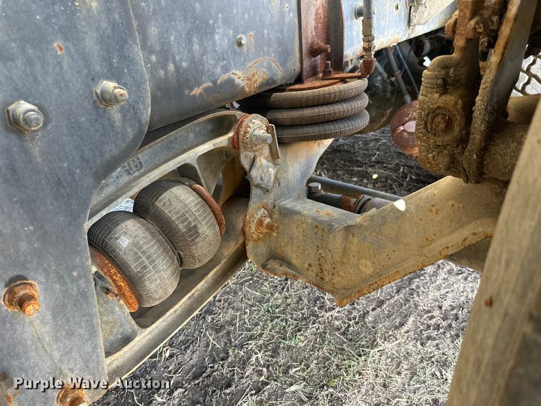 image for item DW4356 2005 International 5500i ready mix truck