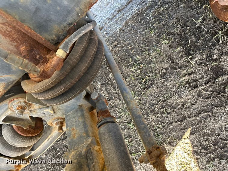 image for item DW4356 2005 International 5500i ready mix truck