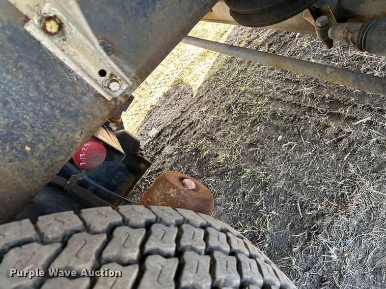 image for item DW4356 2005 International 5500i ready mix truck