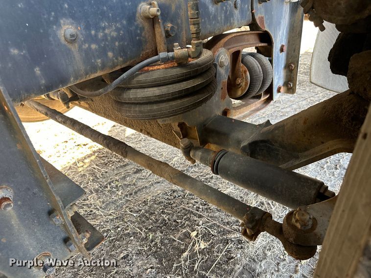 image for item DW4356 2005 International 5500i ready mix truck