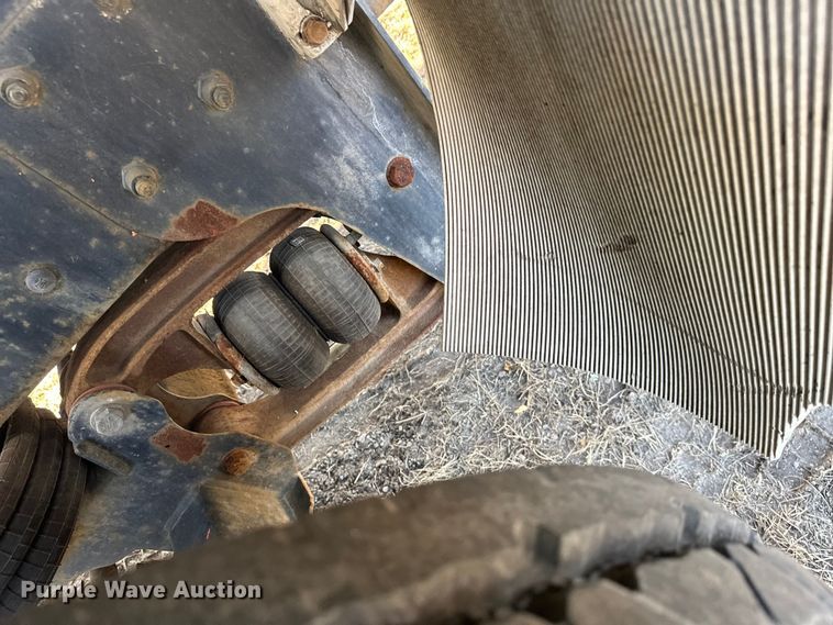 image for item DW4356 2005 International 5500i ready mix truck