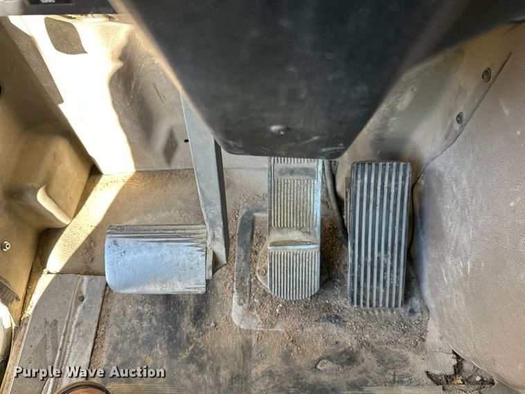 image for item DW4356 2005 International 5500i ready mix truck