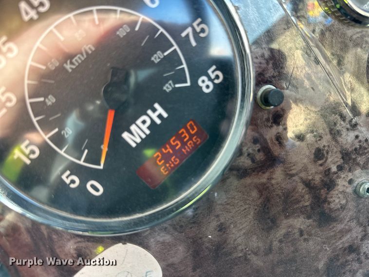 image for item DW4356 2005 International 5500i ready mix truck