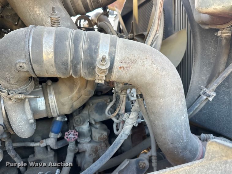 image for item DW4356 2005 International 5500i ready mix truck