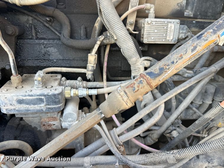 image for item DW4356 2005 International 5500i ready mix truck