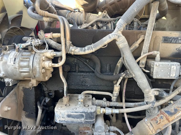 image for item DW4356 2005 International 5500i ready mix truck