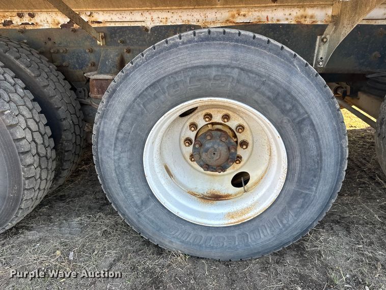 image for item DW4356 2005 International 5500i ready mix truck