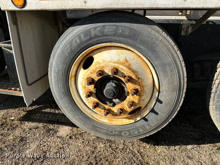 image for item DW4356 2005 International 5500i ready mix truck