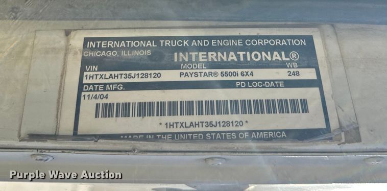 image for item DW4356 2005 International 5500i ready mix truck