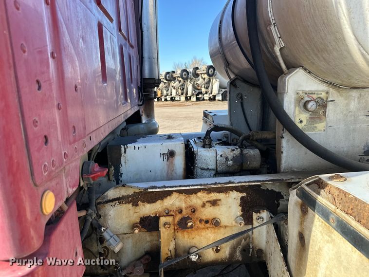 image for item DW4358 2006 Sterling L-Line ready mix truck