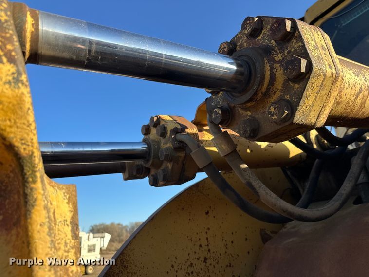 image for item DW4359 1985 Caterpillar 980C wheel loader