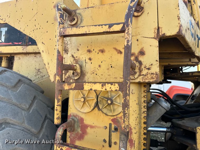 image for item DW4359 1985 Caterpillar 980C wheel loader