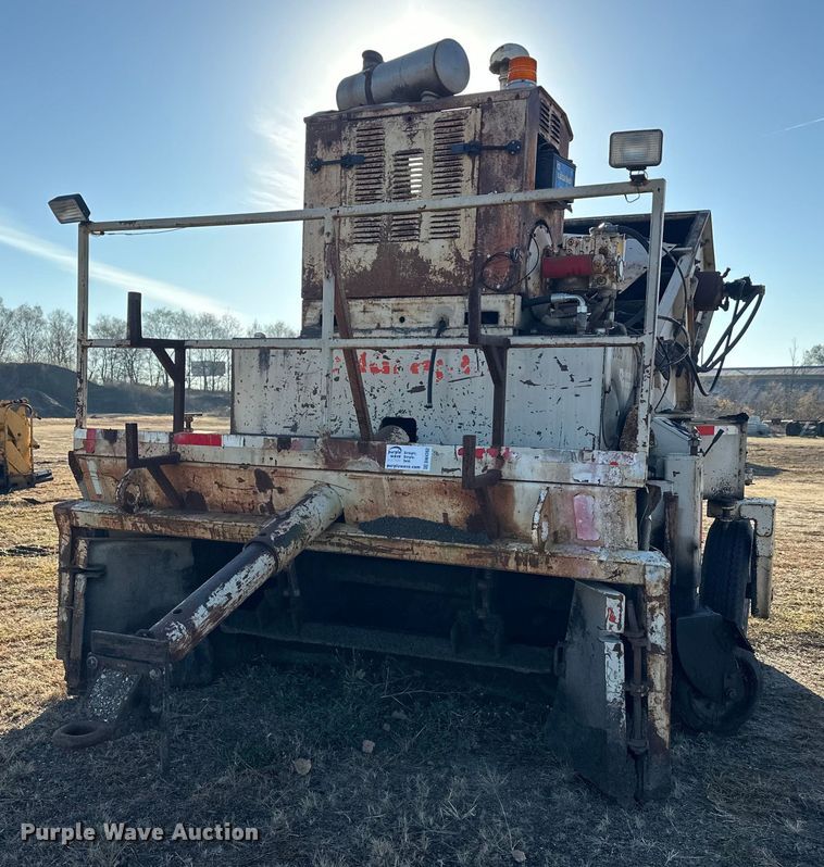 image for item DW4362 Cedar Rapids windrow elevator