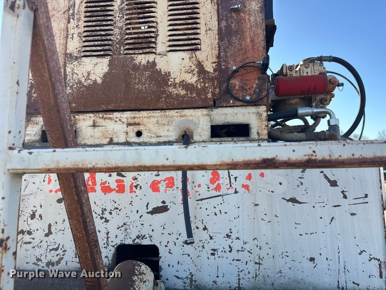 image for item DW4362 Cedar Rapids windrow elevator