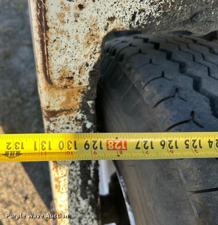 image for item DW4362 Cedar Rapids windrow elevator