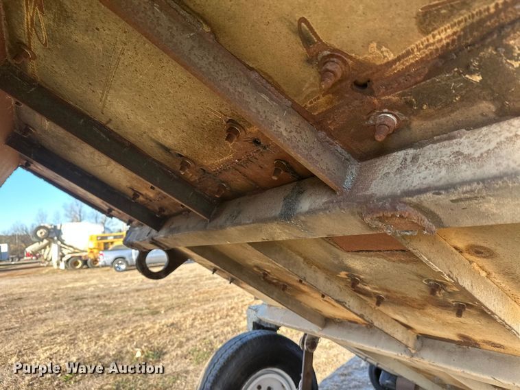 image for item DW4362 Cedar Rapids windrow elevator