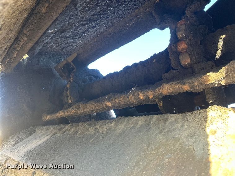 image for item DW4362 Cedar Rapids windrow elevator