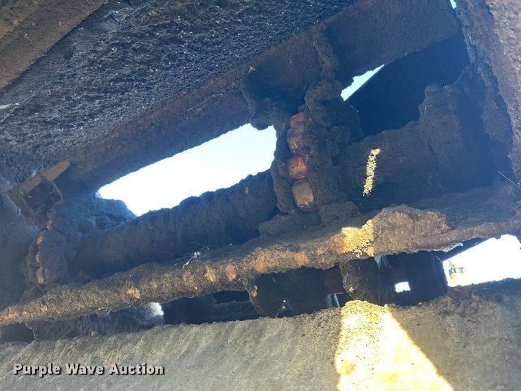 image for item DW4362 Cedar Rapids windrow elevator