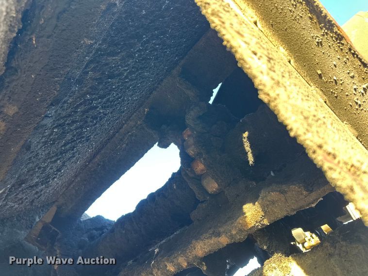 image for item DW4362 Cedar Rapids windrow elevator