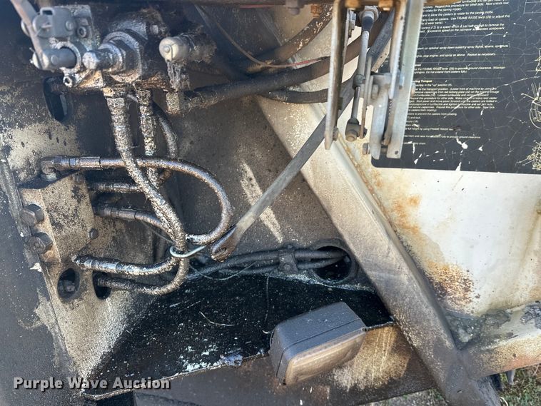 image for item DW4362 Cedar Rapids windrow elevator