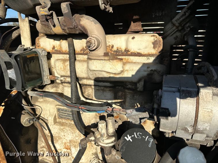 image for item DW4362 Cedar Rapids windrow elevator