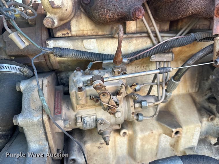 image for item DW4362 Cedar Rapids windrow elevator