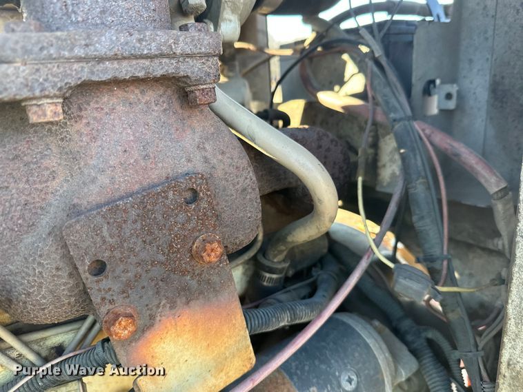 image for item DW4362 Cedar Rapids windrow elevator