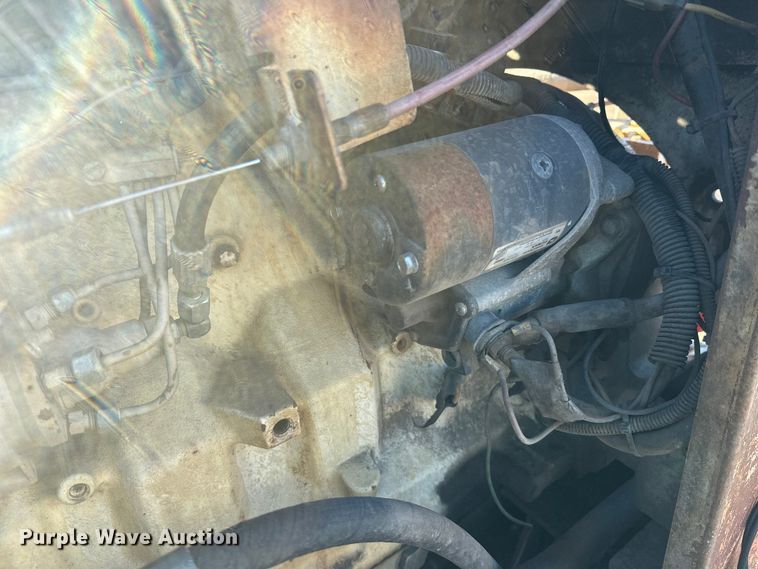 image for item DW4362 Cedar Rapids windrow elevator