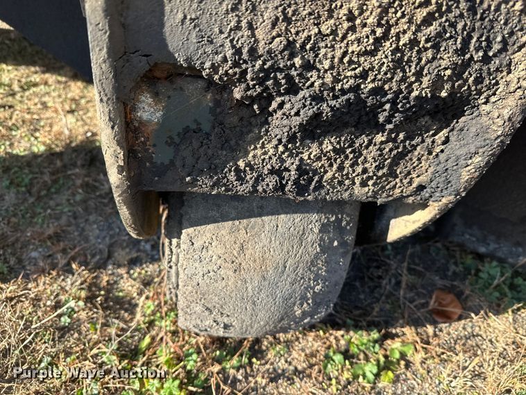 image for item DW4362 Cedar Rapids windrow elevator