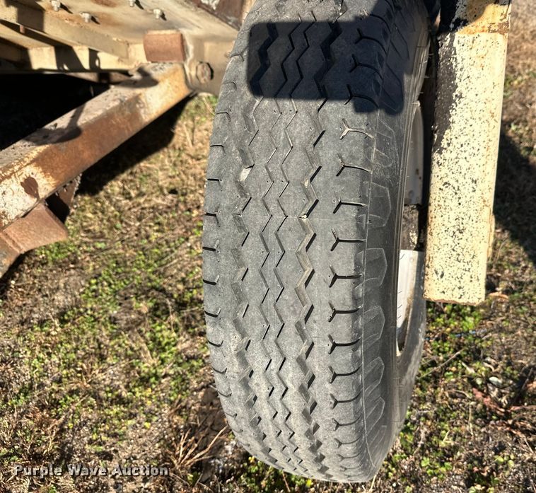 image for item DW4362 Cedar Rapids windrow elevator