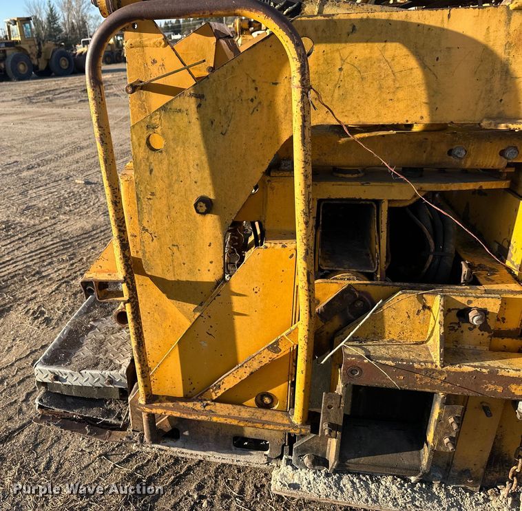 image for item DW4364 1998 Blaw Knox PF-3200 paver