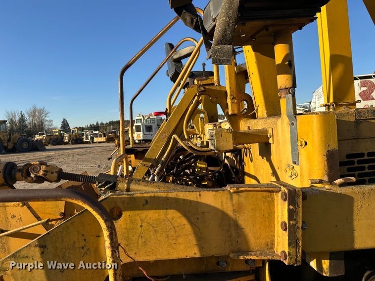 image for item DW4364 1998 Blaw Knox PF-3200 paver