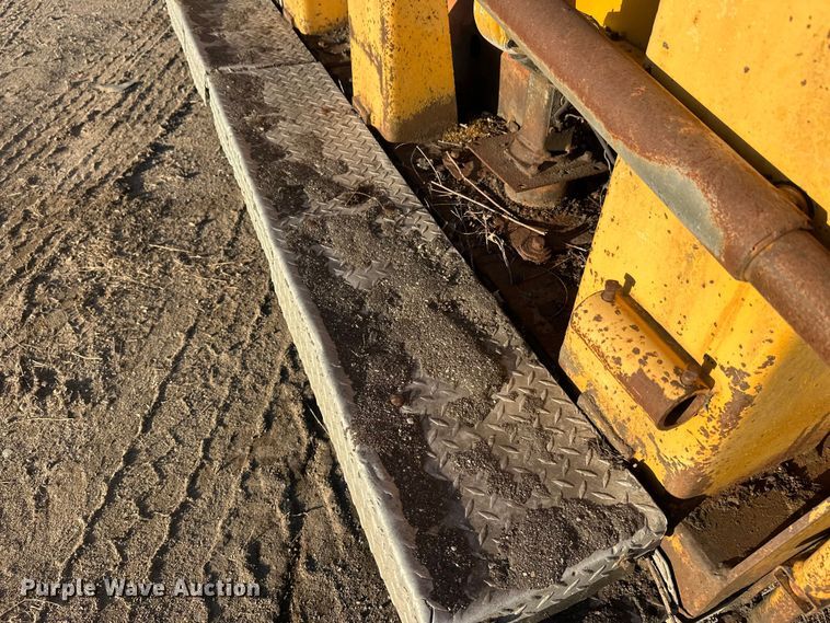 image for item DW4364 1998 Blaw Knox PF-3200 paver