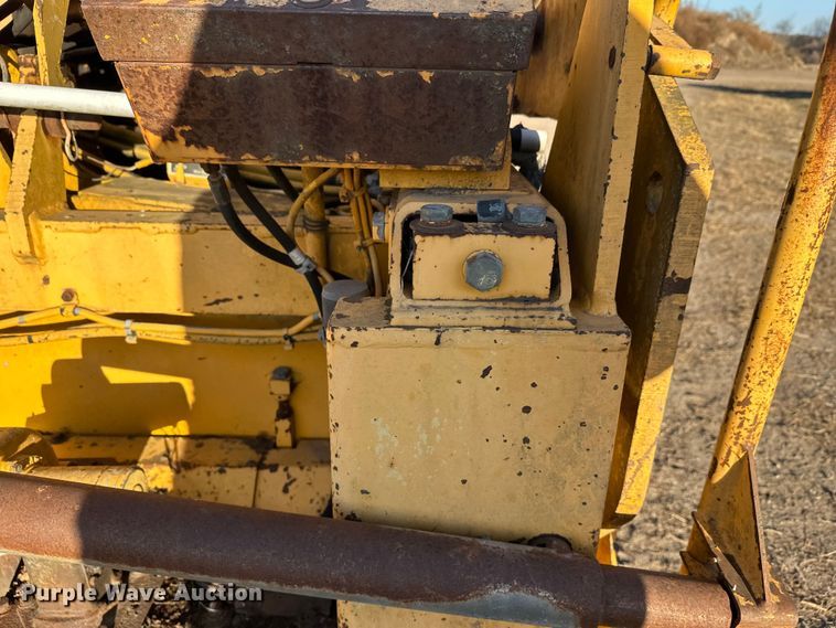 image for item DW4364 1998 Blaw Knox PF-3200 paver