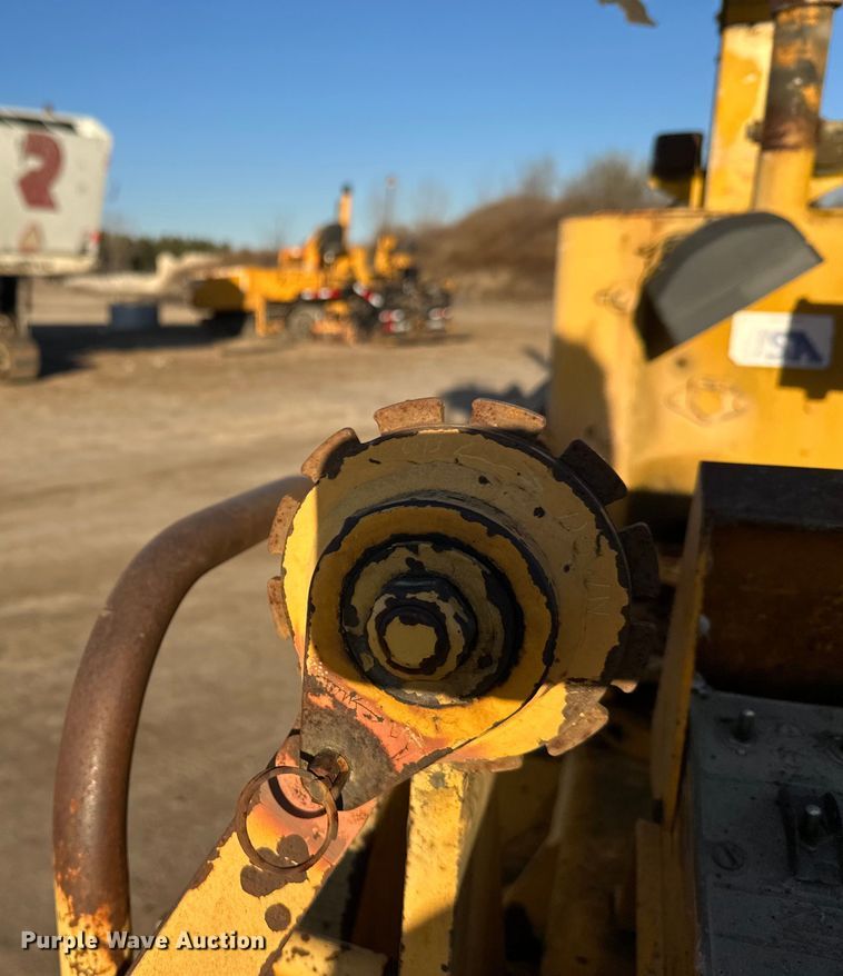 image for item DW4364 1998 Blaw Knox PF-3200 paver