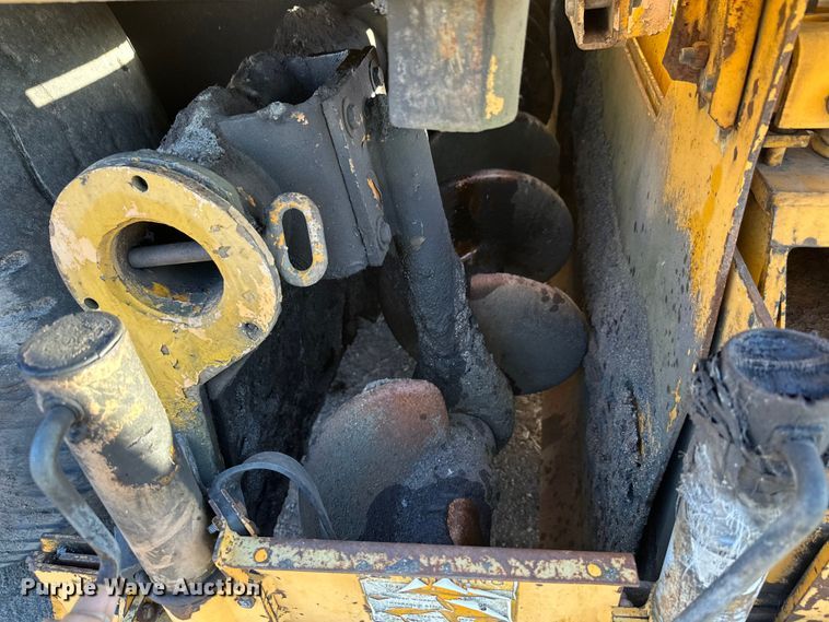 image for item DW4364 1998 Blaw Knox PF-3200 paver